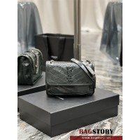 입생로랑 YSL 633151 22CM 니키 크링클 레더 숄더백