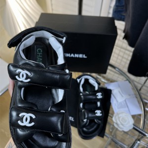 샤넬 CHANEL 여성 신상 힐 샌들 슬리퍼