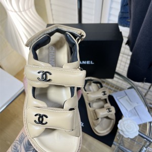 샤넬 CHANEL 여성 신상 힐 샌들 슬리퍼