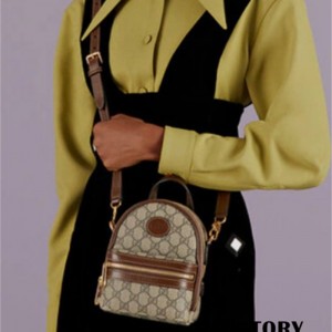 구찌 GG 수프림 멀티펑션 인터로킹 G 숄더백 크로스백  725654