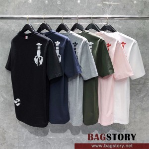 톰브라운 THOM BROWNE 반팔티 남여공용