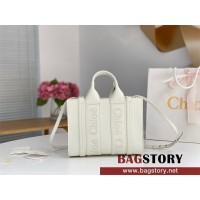 끌로에 Chloe 26cm 우디 토트백 스몰