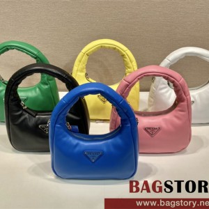 프라다 PRADA 신상 소프트 패딩 나파 가죽 미니백 호보백 1BA384
