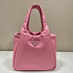 프라다 PRADA 신상 패딩 댄 미디엄 소프트 나파 가죽 백 1BG413