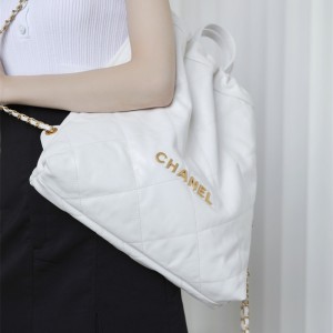 샤넬 CHANEL 22BAG 퀼팅 카프스킨 22백팩 AS3313