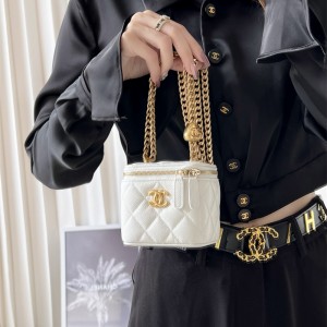 샤넬 CHANEL 하트볼 베니티백