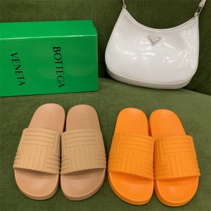 보테가 베네타 BOTTEGA VENETA 남여공용 슬리퍼