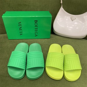 보테가 베네타 BOTTEGA VENETA 남여공용 슬리퍼