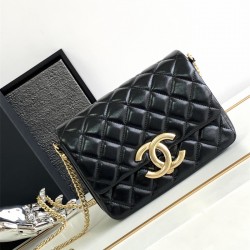 샤넬 CHANEL 핫 신상 23ss 체인 플랩 폰 홀더 위드 체인 미디움