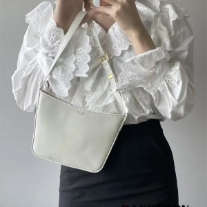 셀린느 CELINE  미디엄 크로크백 샤이니 카프스킨 크로스백 호보백 112273