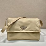 프라다 PRADA 리나일론 미디움 패딩 숄더백 1BD255