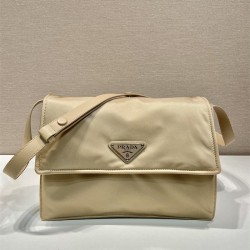 프라다 PRADA 리나일론 미디움 패딩 숄더백 1BD255