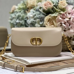 디올 DIOR 신상 30몽테인 에비뉴 크로스백