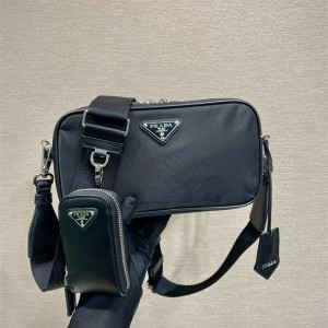 프라다 PRADA 신상 퀄팅 레더 카메라 신상 숄더 크로스백1BH197