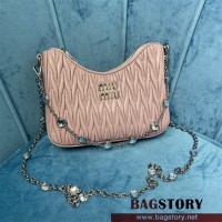 미우미우 MIUMIU 마틀라세 나파 가죽 숄더백 5BH211