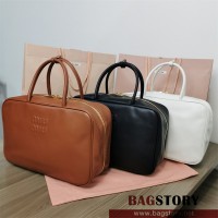 미우미우 MIUMIU  여성 토트백 가죽 탑 핸들 백  5BB117