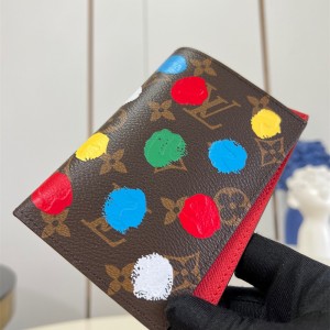 루이비통 Louis Vuitton 여권지갑  M81994