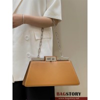펜디 FENDI 피카부 컷 미디엄 가죽백 34CM