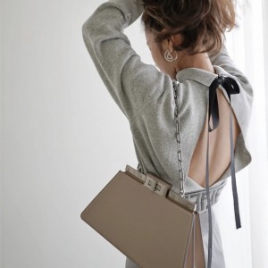 펜디 FENDI 피카부 컷 미디엄 가죽백 34CM