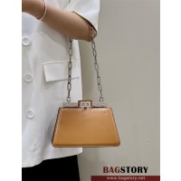 펜디 FENDI 피카부 컷 스몰 가죽백 20CM