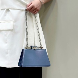 펜디 FENDI 피카부 컷 스몰 가죽백 20CM