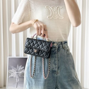 샤넬 CHANEL 핫 신상 23P CC 로고 탑핸들  체인백