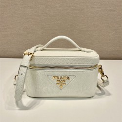프라다 PRADA 미니백 레더 삼각 로고 토트 여자 숄더백 1BH202