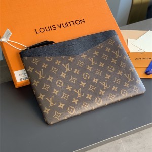 루이비통 Louis Vuitton 클러치백 데일리 파우치M62048