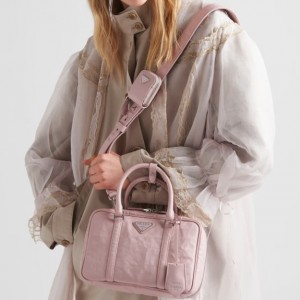 프라다 PRADA 신상 미디엄 앤티크 나파 가죽 탑핸들백  1BB092