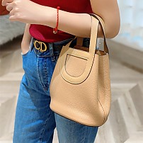 에르메스 HERMES 신상 피코탄백