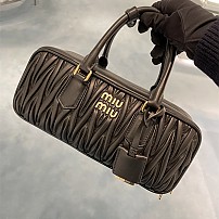 미우미우 MIUMIU 마테라쎄 핸드백 5BB148