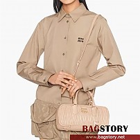 미우미우 MIUMIU 마테라쎄 핸드백 5BB148