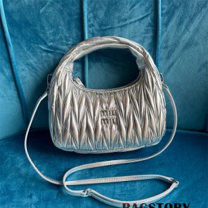 미우미우 MIUMIU  마테라쎄 나파 호보백 5BC125