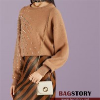 구찌 GUCCI  블론디 미디엄 체인 지갑 크로스백  725219