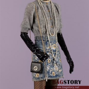 구찌 GUCCI  블론디 미디엄 체인 지갑 크로스백  725219