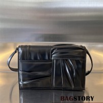 보테가베네타 BOTTEGA VENETA  미니 카세트 크로스백 크로스바디백 731243