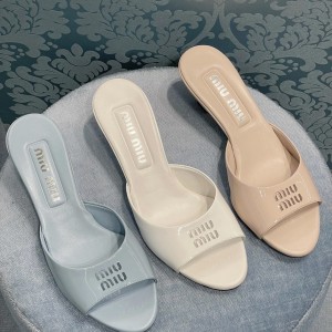 미우미우 MIUMIU 세련되고 여성스러운 힐 샌들 슬리퍼 4.5cm