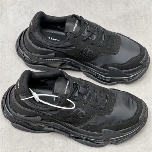 발렌시아가 BALENCIAGA 트리플S 2023