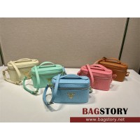 프라다 PRADA   베니티백 미니토트백  레더 삼각 로고 토트 여자 숄더백 1BH202