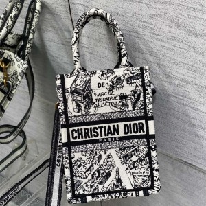 디올 DIOR 북토트백13.5CM