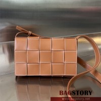 보테가베네타 BV 스티치 카세트백 758105