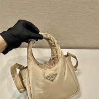 프라다 PRADA 신상 스몰 패딩 소프트  리나일론 미니백 1BA359