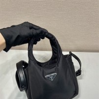 프라다 PRADA 신상 스몰 패딩 소프트 리나일론 미니백 1BA359