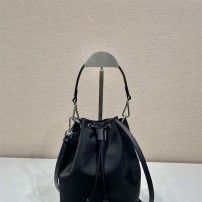 프라다 PRADA 신상   나일론 숄더 버킷백 1BA038B