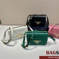 프라다 PRADA 신상 트라이앵글 로고 플랩 크로스 숄더백 1BD340