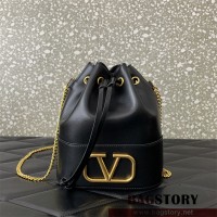 발렌티노 Valentino 브이로고 시그니쳐 나파 미니 버킷백