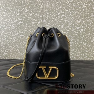 발렌티노 Valentino 브이로고 시그니쳐 나파 미니 버킷백