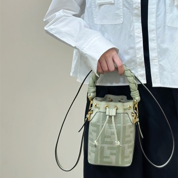 펜디 FENDI 몬트레조 미니 버킷백 18CM