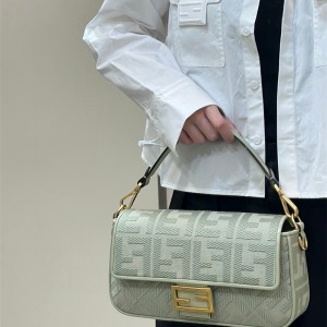 펜디 FENDI 바게트백 27CM