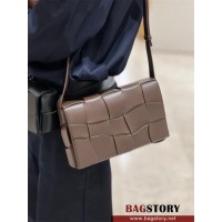 보테가베네타 BV 인트레치아 카세트백 755161